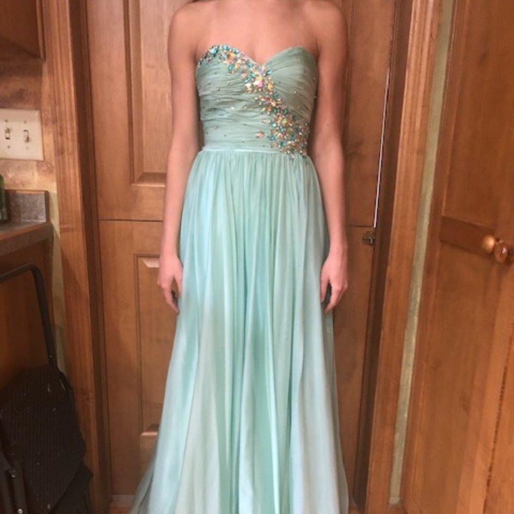 Mori Lee Prom Dress. Mint. Size 0